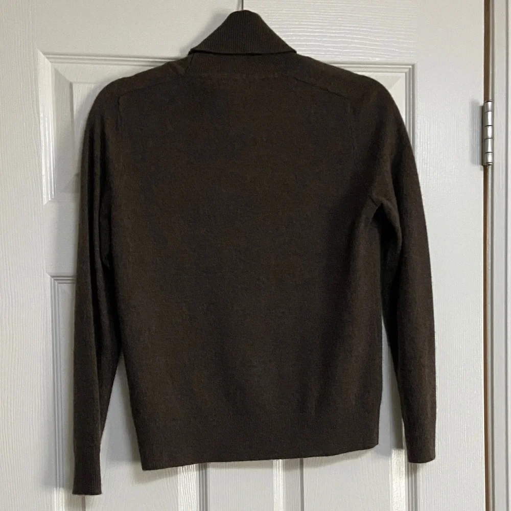 Quince Rich Brown Cashmere Turtleneck Sweater - Picture 9 of 10
